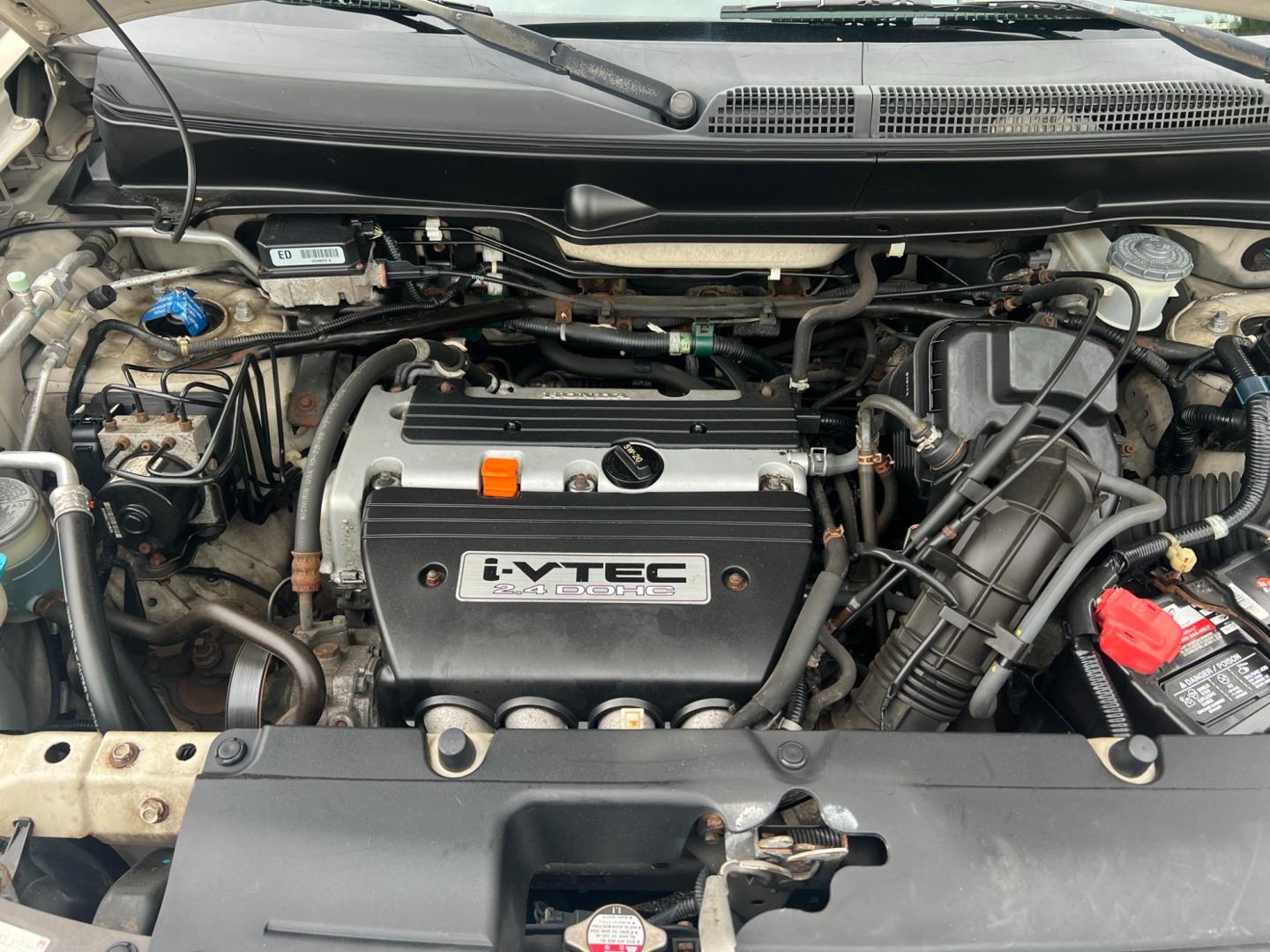 2005 Beige /Gray Honda Element EX 4WD 4-spd AT (5J6YH286X5L) with an 2.4L L4 DOHC 16V engine, 4 Speed Automatic Overdrive transmission, located at 1018 Brunswick Ave, Trenton, NJ, 08638, (609) 989-0900, 40.240086, -74.748085 - Wow, This Element is Super Clean and runs like new! An absolute must see and drive to appreciate this rare Honda!! - Photo#21